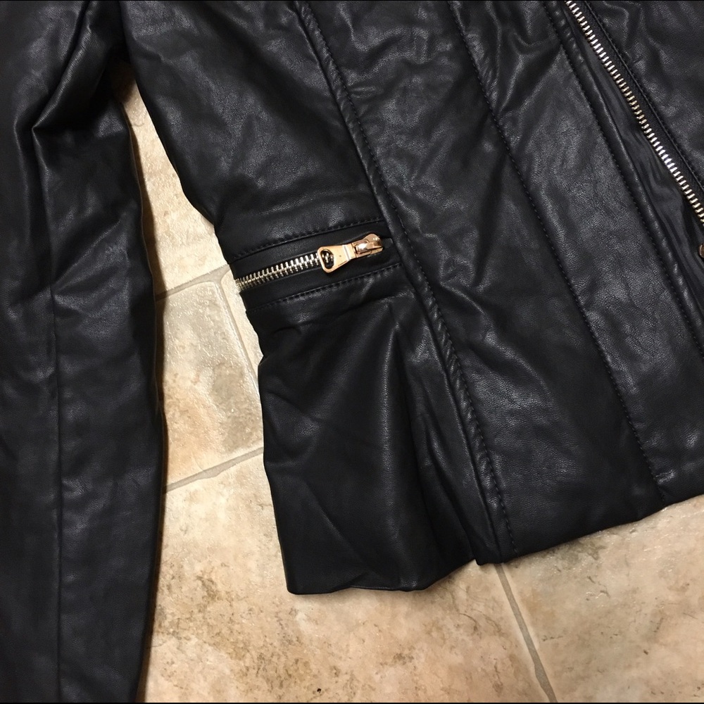 * Leather jacket item no longer has tags otherwise exactly as pictured. - Picture 3 of 3